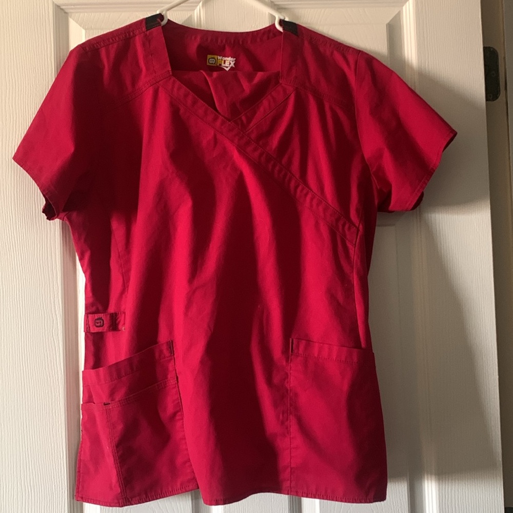 Wonder wink scrub set